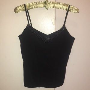 CITY UNLTD. Black v-neck tank w/built-in bra (S)